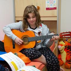 2010, Guitar, Tara 2010, Guitar, Tara