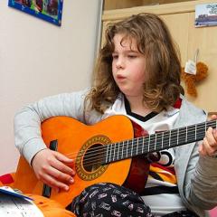 2010, Guitar, Tara 2010, Guitar, Tara