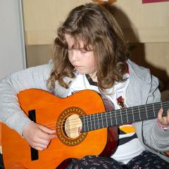 2010, Guitar, Tara 2010, Guitar, Tara