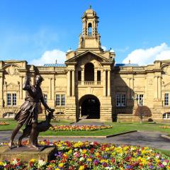 Bradford, Cartwright Hall, Lister Park
