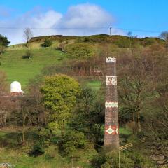 Clayton Brickworks Chimney, Queensbury, Thornton, Walk