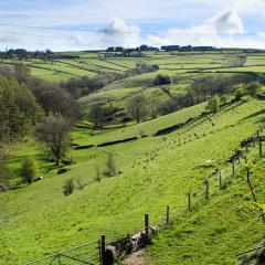 Queensbury, Thornton, Walk