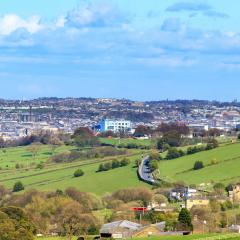 Queensbury, Thornton, Walk