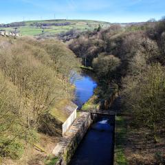 Ryburn Reservoir, Walk