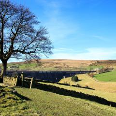 Ryburn Reservoir, Walk