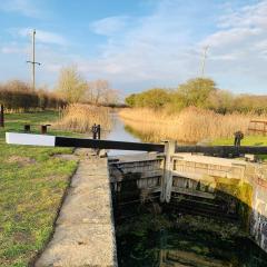 Canal, Cycling, Melbourne