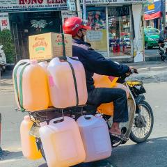 Oil, Scooter