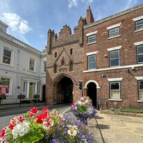 Beveley, North Bar