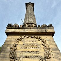 Hull, Old Town, The Wilberforce Monunent